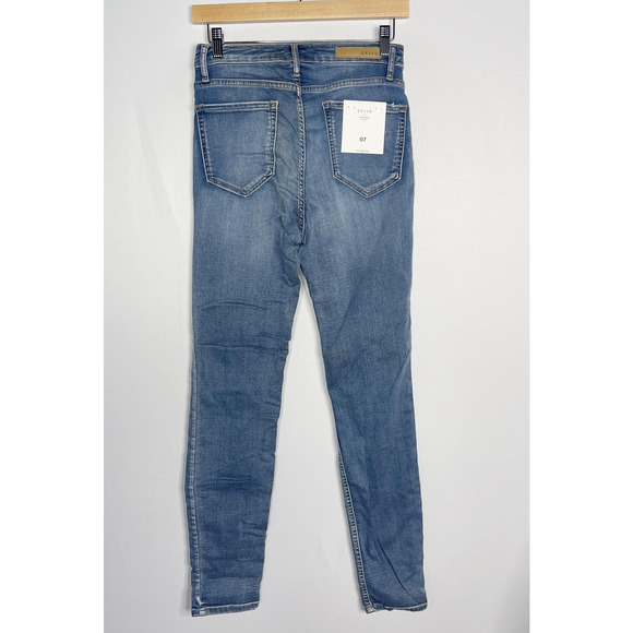 New Cello Size 9 Medium Wash High Rise Skinny Jeans Cotton Stretch Blend Juniors - Picture 2 of 9